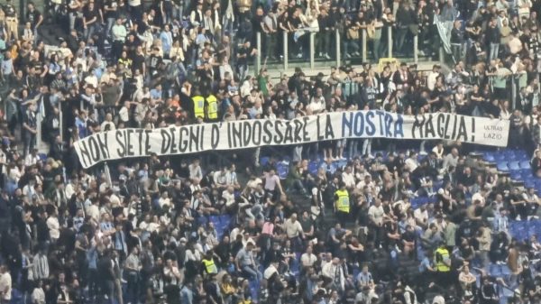 Humbja në derbi djeg, tifozët e Lazios kontestojnë skuadrën